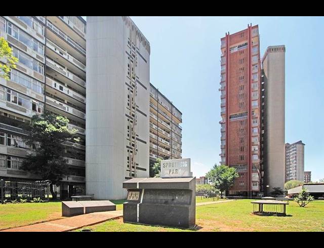 2 BEDROOM APARTMENT FOR SALE IN SUNNYSIDE